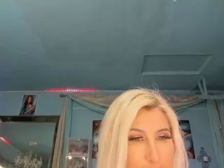 adrianna777's Live Sex Cam Show