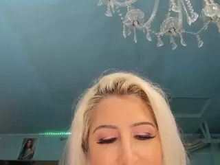 adrianna777's Live Sex Cam Show