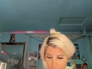 adrianna777's Live Sex Cam Show