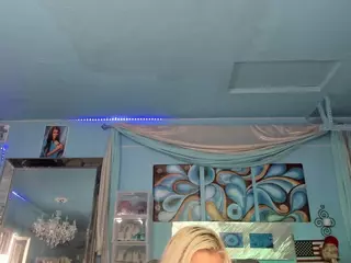 adrianna777's Live Sex Cam Show