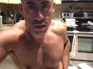 le modèle boss-man-26 est en webcam porno dans un show sur le site camsoda, il possède les tags suivants: amateur,anal,tease,strip,spank,solo,orgasm,oil,natural,handjob,flashing,fingers,fetish,feet,cum,cock rating,brown eyes,blowjob,black hair,bj
