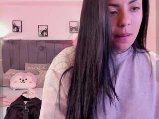 ivynaugthyqueen webcam model