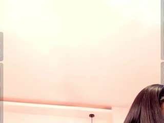 ivynaugthyqueen Live Webcam on CamSoda