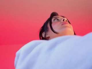 ivynaugthyqueen webcam model