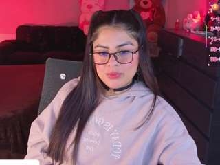 ivynaugthyqueen Live Webcam on CamSoda