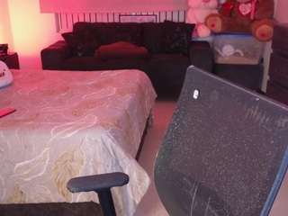 ivynaugthyqueen webcam