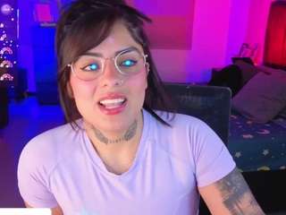 ivynaugthyqueen webcam