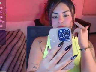 ivynaugthyqueen's live room