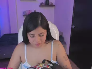 ivynaugthyqueen's Live Sex Cam Show