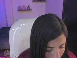 ivynaugthyqueen's Live Sex Cam Show