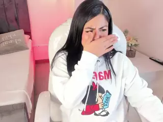 ivynaugthyqueen's Live Sex Cam Show
