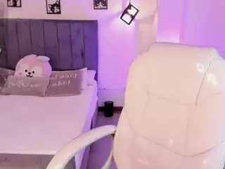 ivynaugthyqueen's Live Sex Cam Show