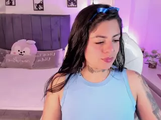 ivynaugthyqueen's Live Sex Cam Show