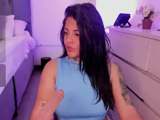 ivynaugthyqueen's Live Sex Cam Show