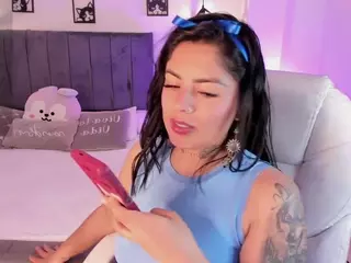 ivynaugthyqueen's Live Sex Cam Show