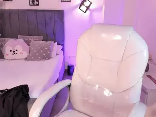 ivynaugthyqueen's Live Sex Cam Show