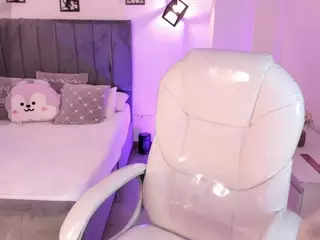 ivynaugthyqueen's Live Sex Cam Show