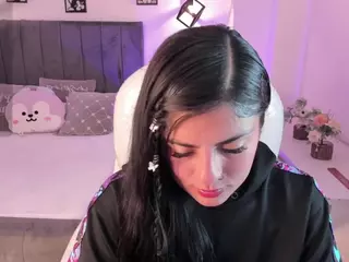 ivynaugthyqueen's Live Sex Cam Show