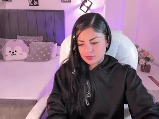 ivynaugthyqueen's Live Sex Cam Show