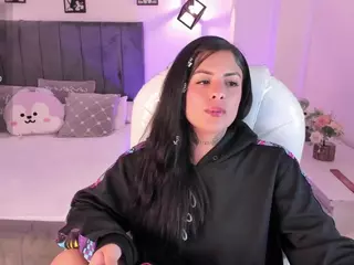 ivynaugthyqueen's Live Sex Cam Show