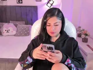 ivynaugthyqueen's Live Sex Cam Show