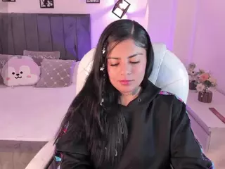 ivynaugthyqueen's Live Sex Cam Show