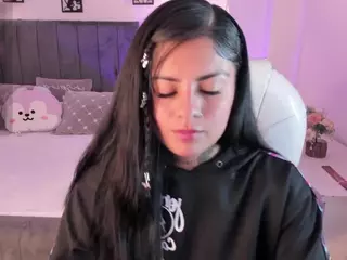 ivynaugthyqueen's Live Sex Cam Show