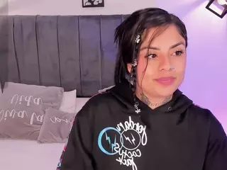 ivynaugthyqueen's Live Sex Cam Show
