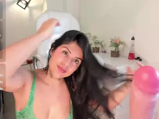 ivynaugthyqueen's Live Sex Cam Show