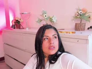 ivynaugthyqueen's Live Sex Cam Show
