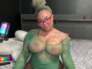 2 tkns to ctrl my lush. #LushOn #ShareCam #Cam2Cam