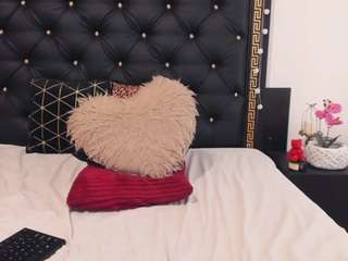 preciousailyn's CamSoda show and profile