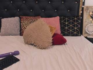 preciousailyn Live Webcam on CamSoda