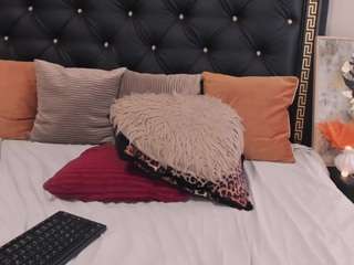 preciousailyn live cam preview