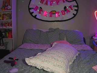 BOO BOO KITTY live webcam show