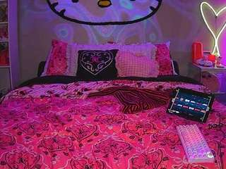 BOO BOO KITTY live webcam show