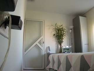 voyeurcam-charmhellen-kitchen CamXperience