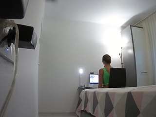 voyeurcam-charmhellen-kitchen Cam Live Voyeur camsoda