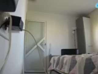 voyeurcam-charmhellen-kitche