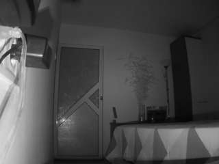 voyeurcam-charmhellen-kitchen