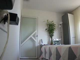 voyeurcam-charmhellen-kitchen