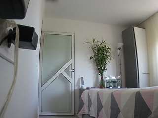 voyeurcam-charmhellen-kitchen