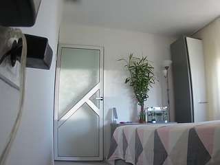 voyeurcam-charmhellen-kitchen