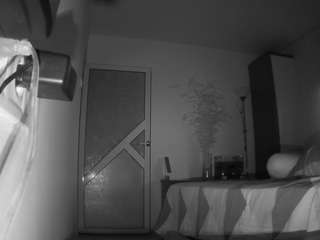 voyeurcam-charmhellen-kitchen