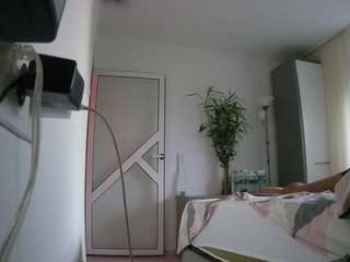 voyeurcam-charmhellen-kitchen