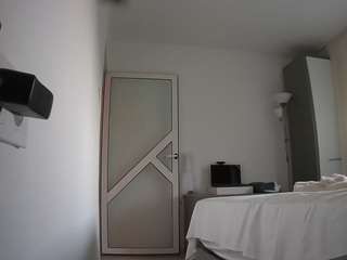 voyeurcam-charmhellen-kitchen