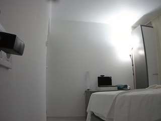 voyeurcam-charmhellen-kitchen