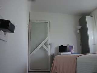 voyeurcam-charmhellen-kitchen from CamSoda