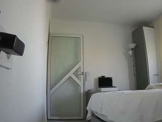 voyeurcam-charmhellen-kitchen