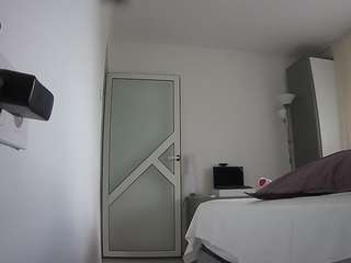 voyeurcam-charmhellen-kitchen